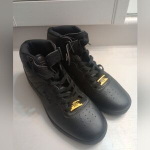 Fila Men's Vulc 13 Slip Resistant High Top Sneakers